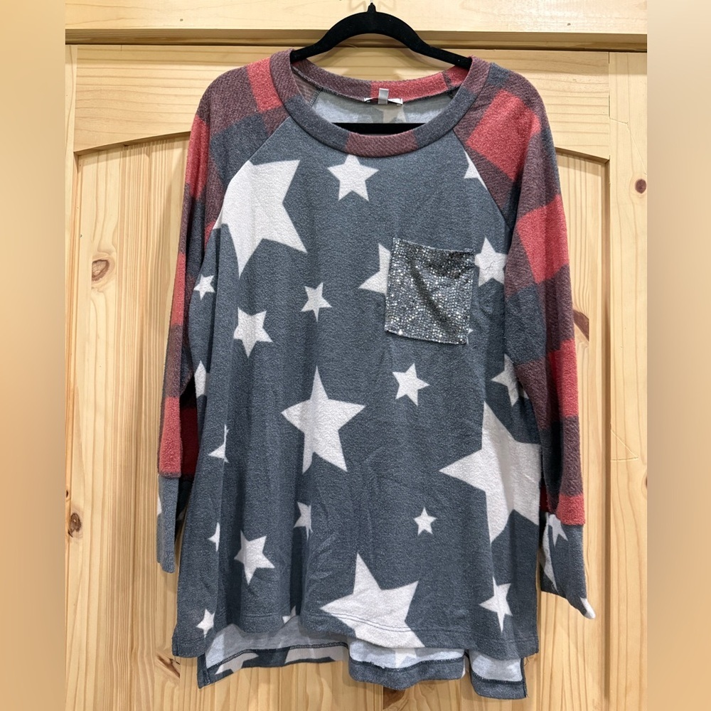 white birch Top with Stars and Red & Black Plaid Sleeves Size Large